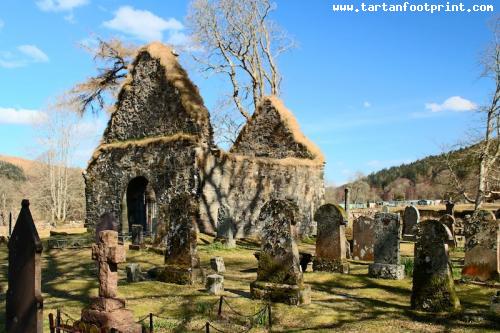 Kilmorie Chapel, MacLachlan Burial Ground