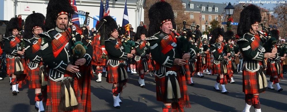 ChristmasWalkAlexandria2012Pipers